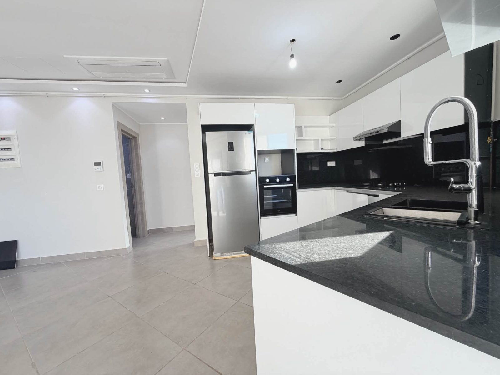 Appartement T4 vue mer à Gambetta — 105 m² à Gambetta, Oran – photo 3 sur 18