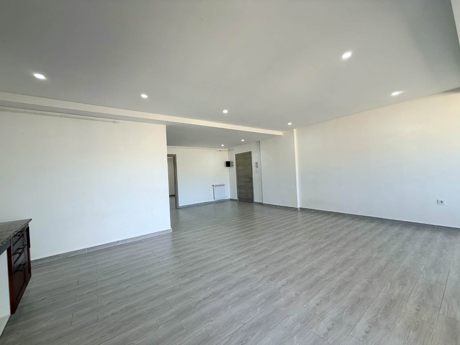 Appartement F3 avec parking à Chakib Arslane à Chakib Arslane, Oran – photo 3 sur 13