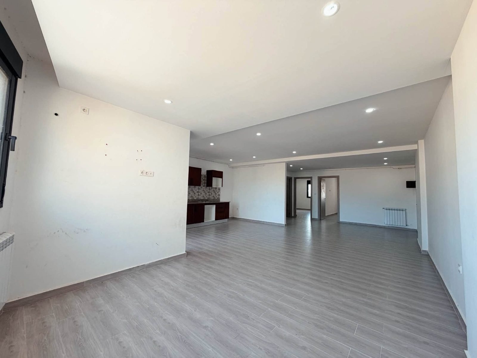 Appartement F3 avec parking à Chakib Arslane à Chakib Arslane, Oran – photo 11 sur 13