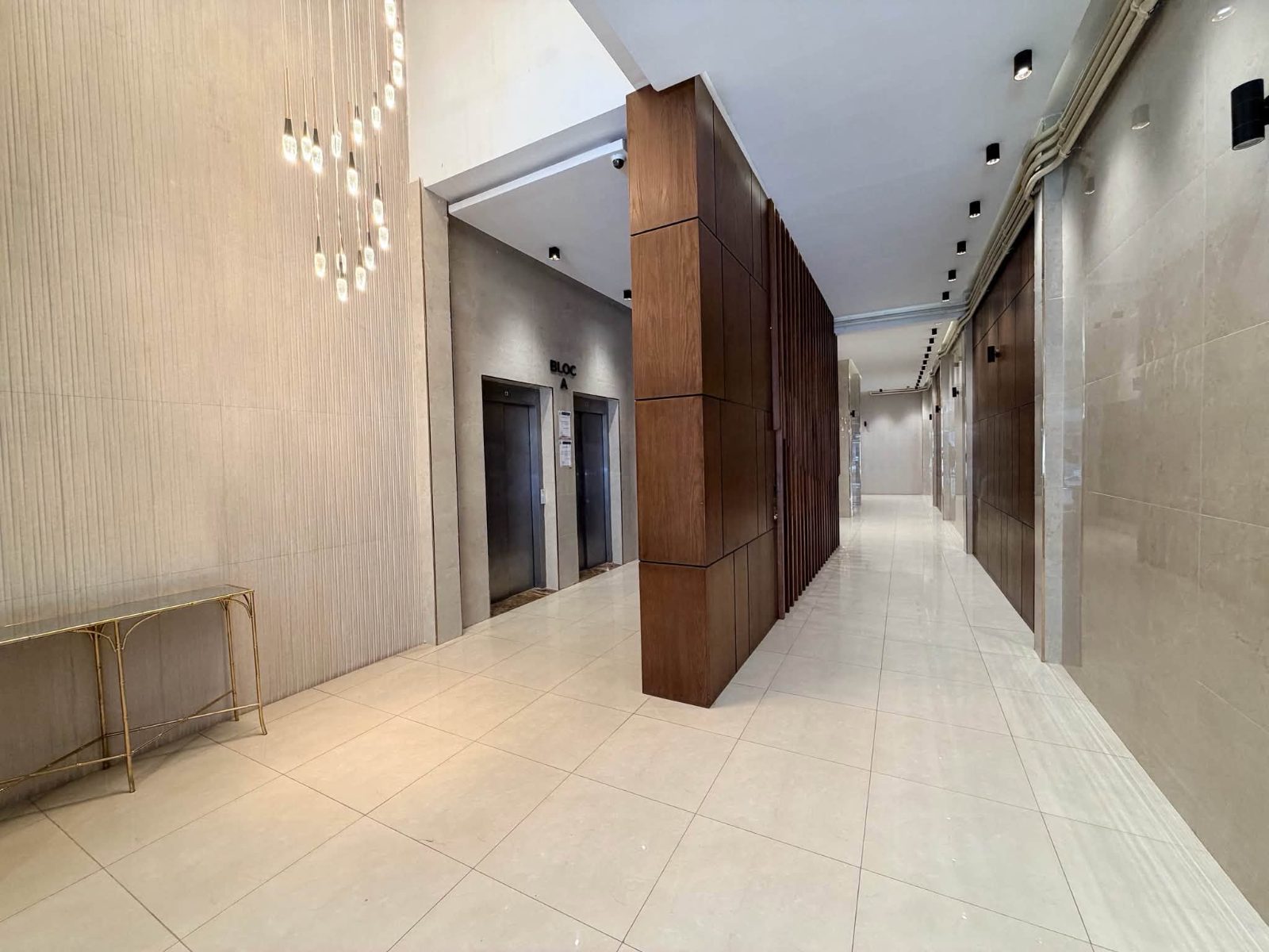 Appartement F3 avec parking à Chakib Arslane à Chakib Arslane, Oran – photo 12 sur 13