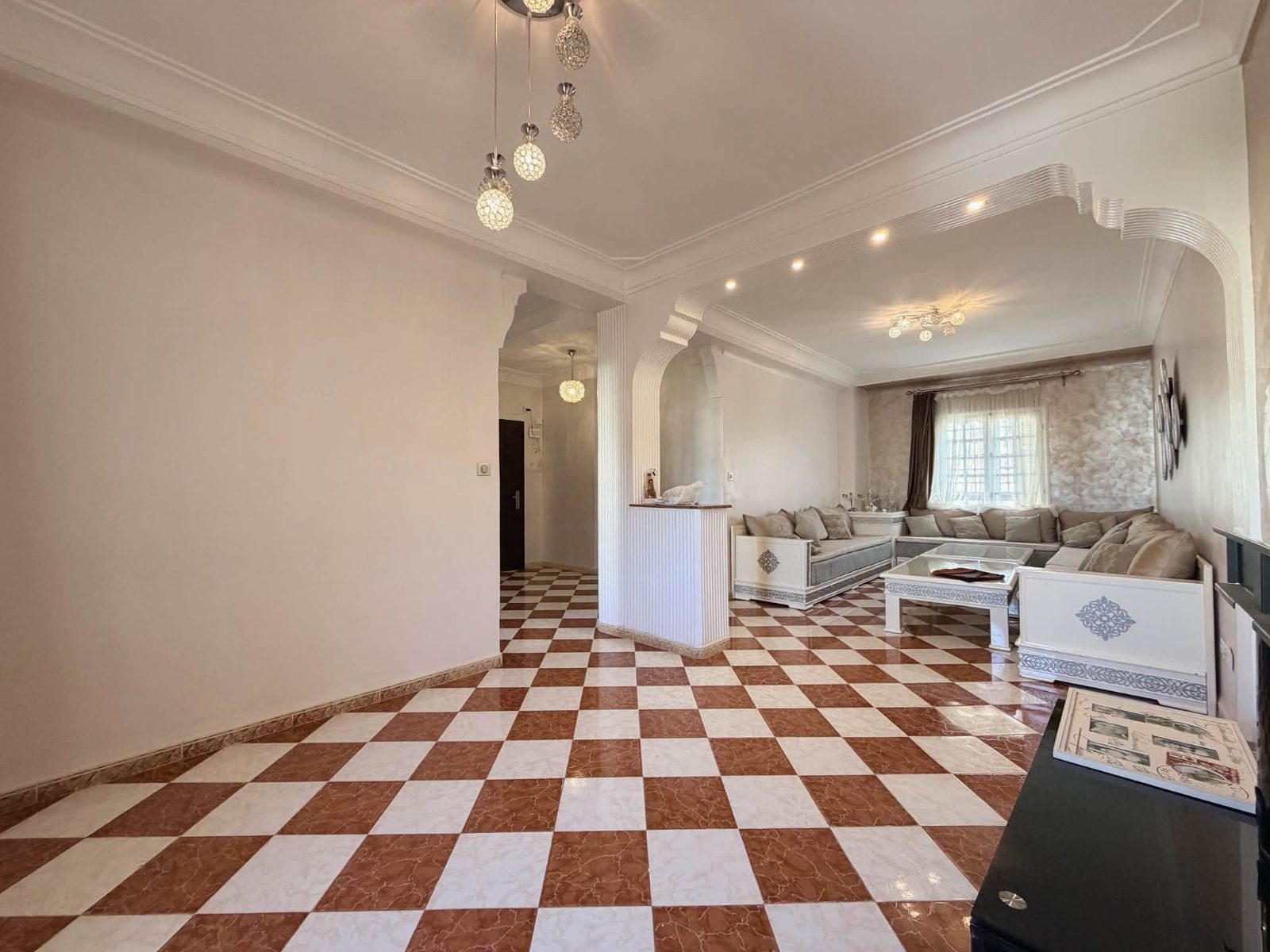Appartement F4 meublé à Akid Lotfi à Akid Lotfi, Oran – photo 1 sur 12